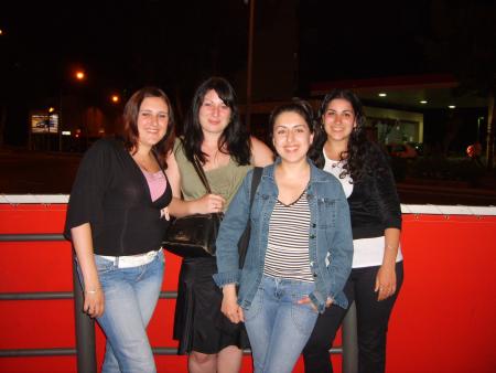 Emilie, Aurélie, Vardouhie et Sari